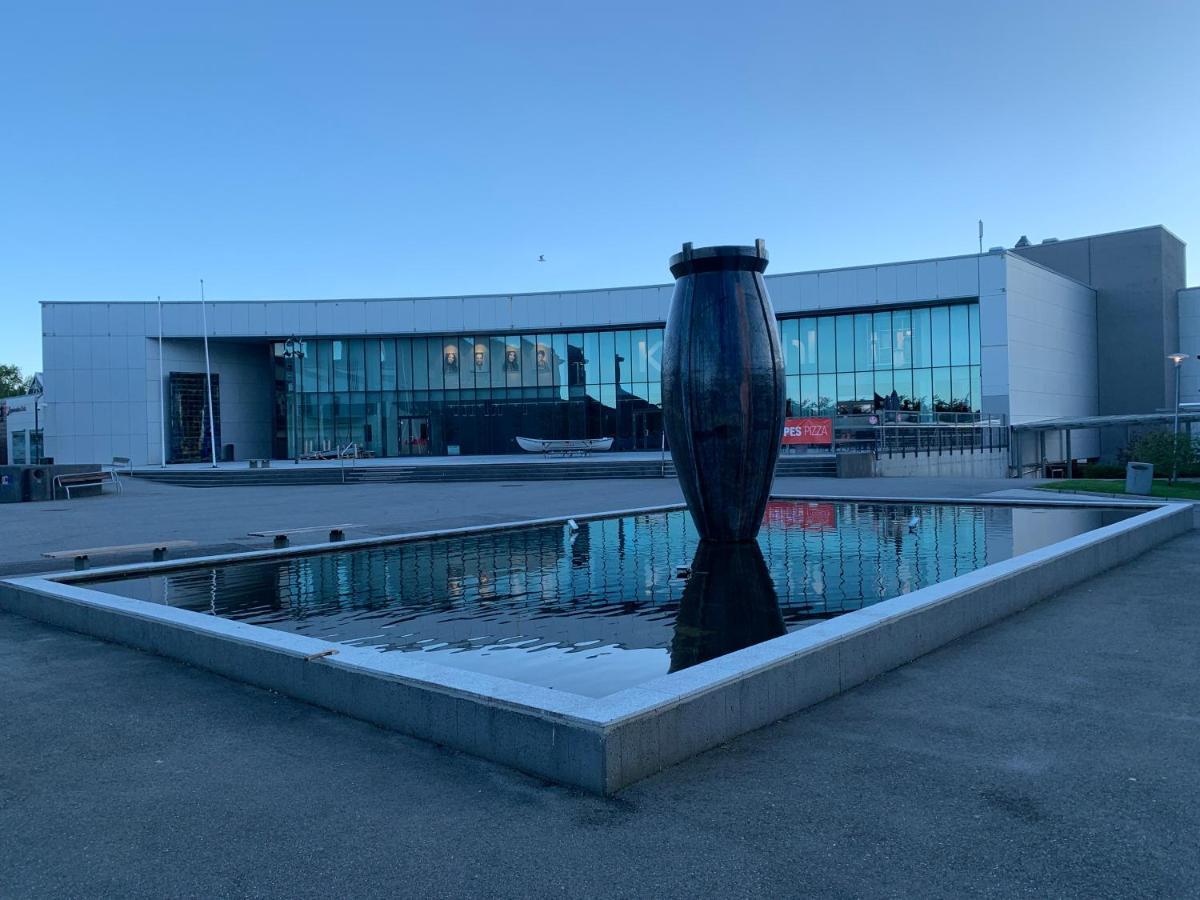 Husnes Sentrum Hotell Kültér fotó
